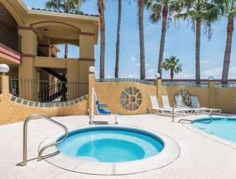 Super 8 By Wyndham Motel